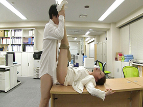 新任秘書の射精業務研修・ぶっかけ！OLスーツ倶楽部22　サンプル画像09